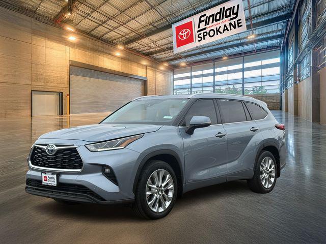 used 2022 Toyota Highlander Hybrid car, priced at $41,100