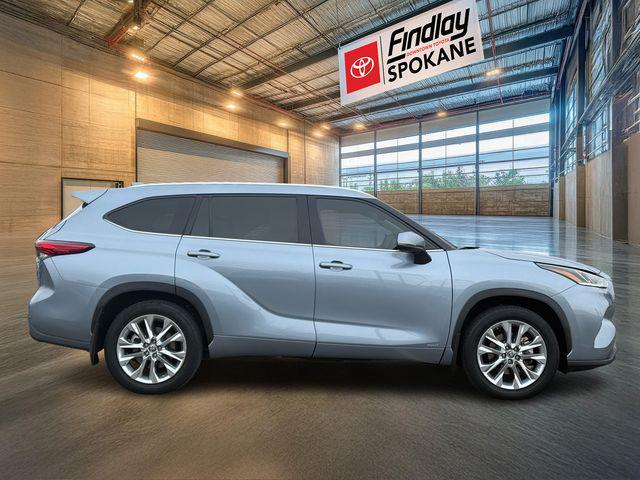 used 2022 Toyota Highlander Hybrid car, priced at $41,100
