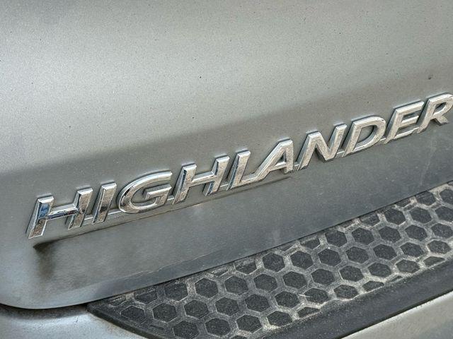 used 2018 Toyota Highlander Hybrid car, priced at $26,100