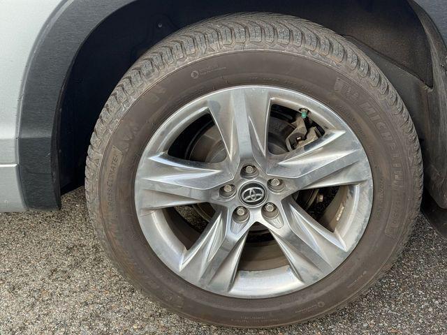 used 2018 Toyota Highlander Hybrid car, priced at $26,100