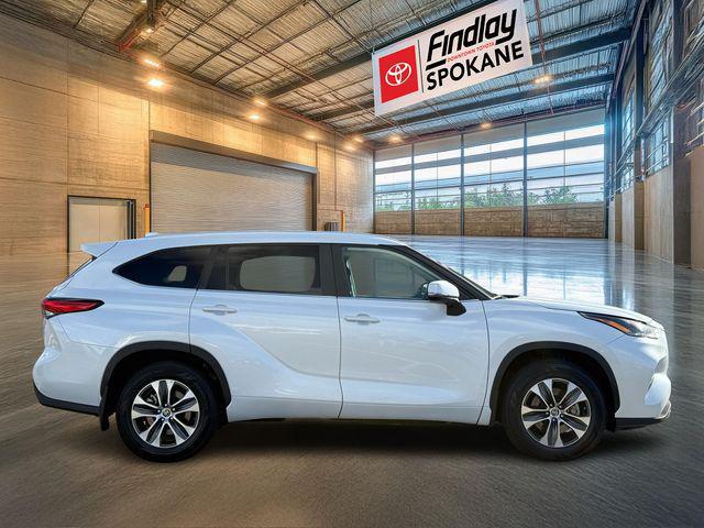 used 2023 Toyota Highlander car, priced at $36,237