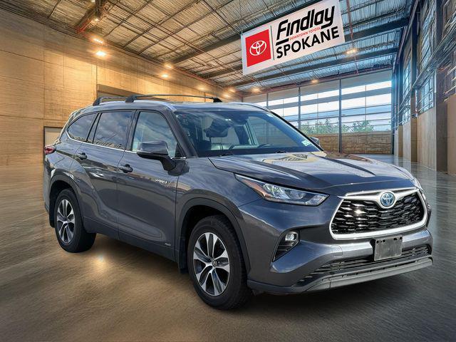 used 2020 Toyota Highlander Hybrid car, priced at $30,995