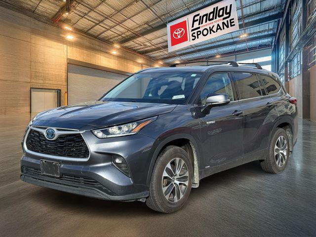 used 2020 Toyota Highlander Hybrid car, priced at $30,995