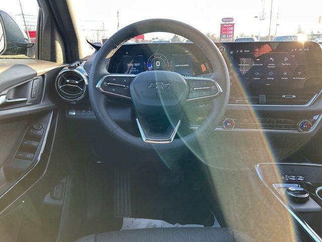 new 2026 Chevrolet Equinox car, priced at $35,410