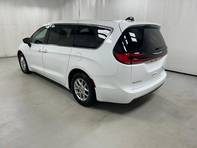 used 2025 Chrysler Pacifica car, priced at $30,489