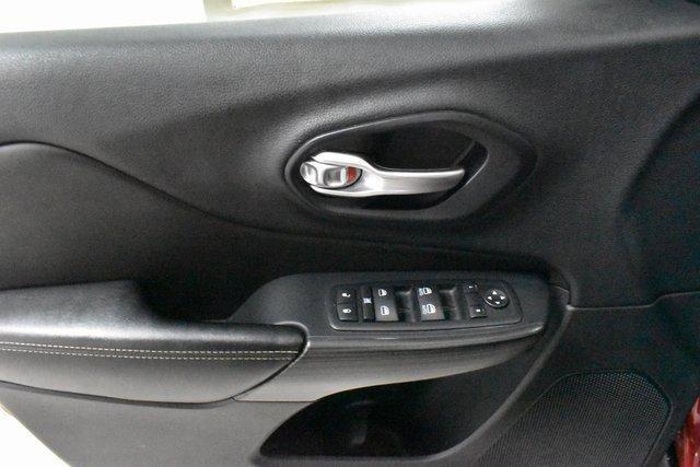 used 2015 Jeep Cherokee car, priced at $10,980