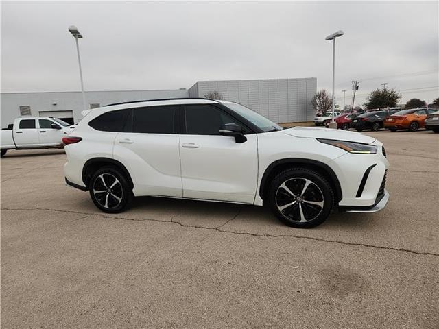 used 2021 Toyota Highlander car, priced at $24,495