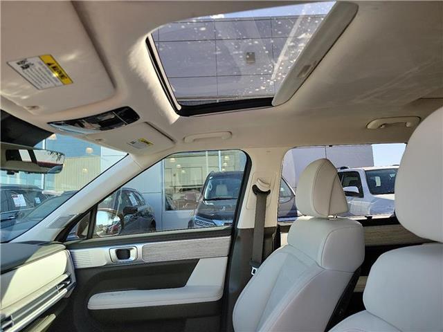 used 2025 Hyundai Santa Fe car, priced at $38,998