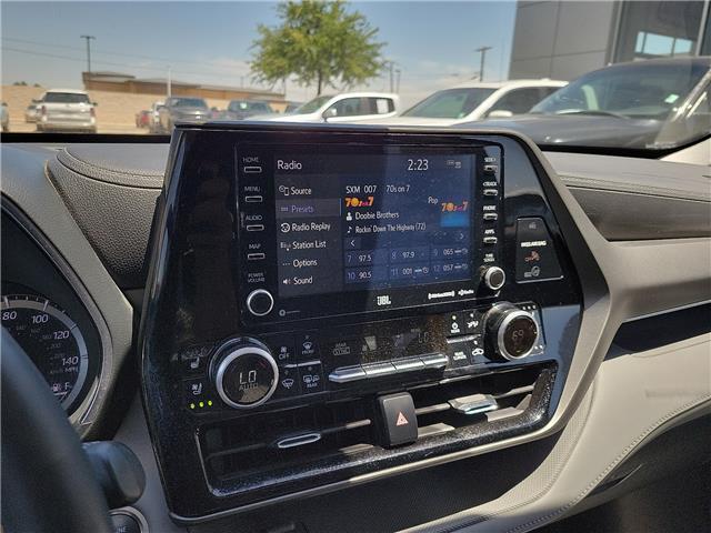 used 2021 Toyota Highlander car, priced at $36,998