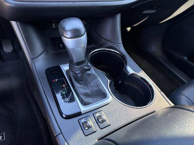 used 2016 Toyota Highlander car, priced at $17,490