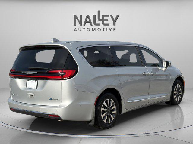 used 2022 Chrysler Pacifica Hybrid car, priced at $31,795
