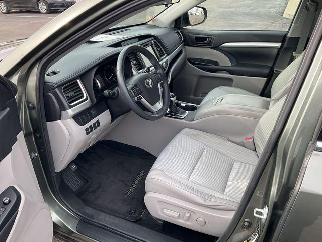 used 2016 Toyota Highlander car, priced at $13,757