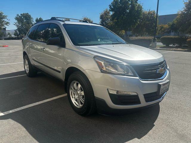 used 2015 Chevrolet Traverse car, priced at $9,495