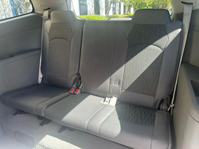 used 2015 Chevrolet Traverse car, priced at $9,495