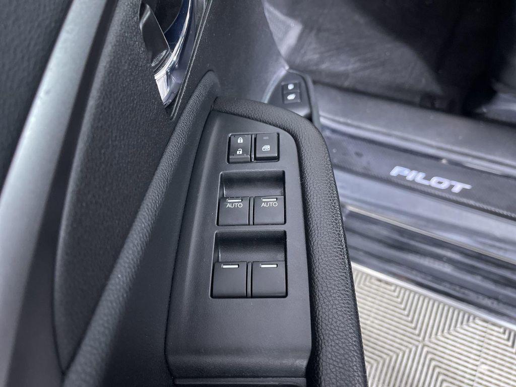used 2022 Honda Pilot car, priced at $21,900