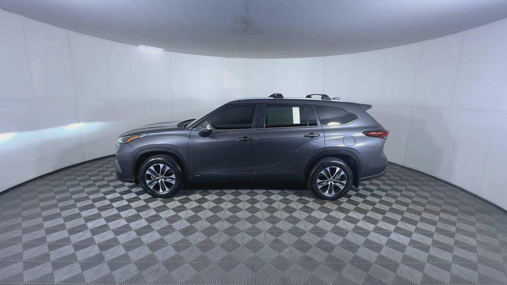 used 2025 Toyota Highlander Hybrid car, priced at $38,451