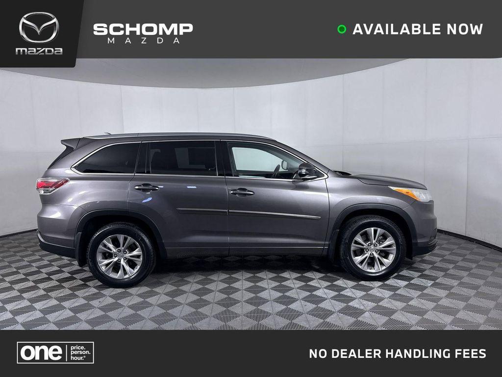 used 2014 Toyota Highlander car, priced at $15,400