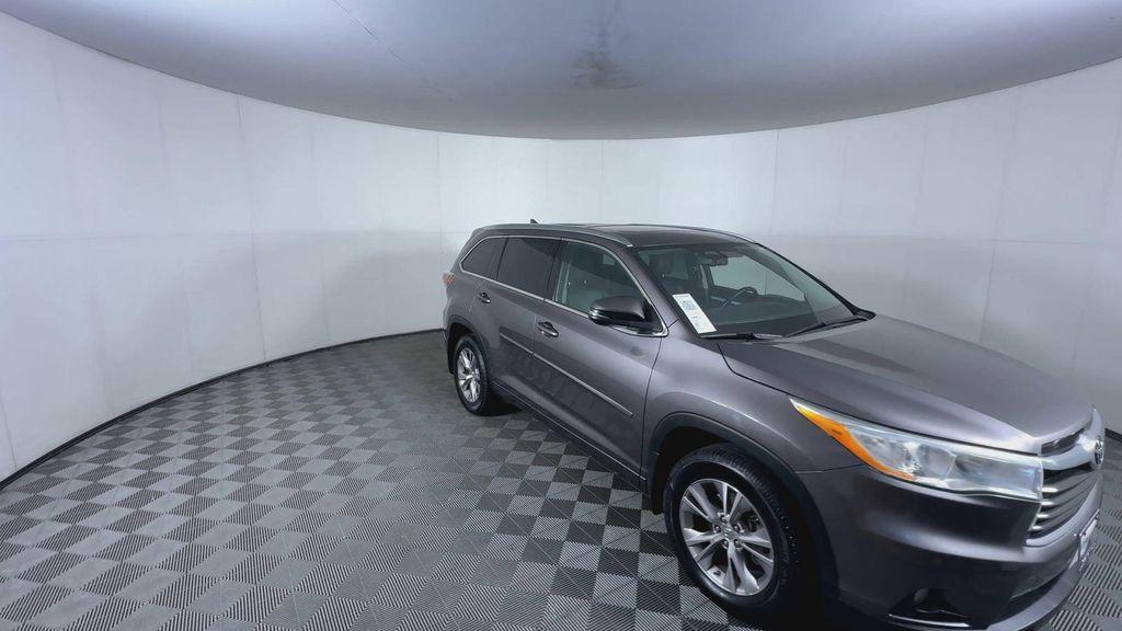 used 2014 Toyota Highlander car, priced at $15,400