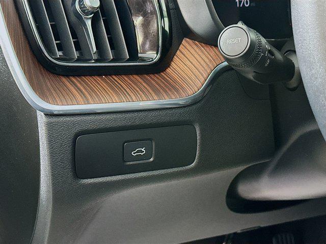 used 2023 Volvo XC60 car, priced at $29,814