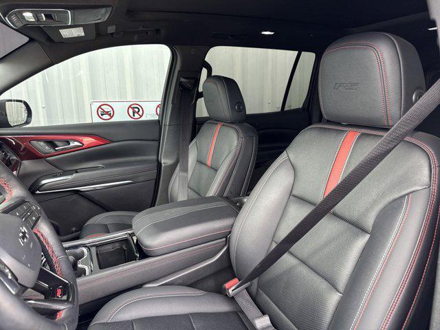 used 2025 Chevrolet Traverse car, priced at $45,992