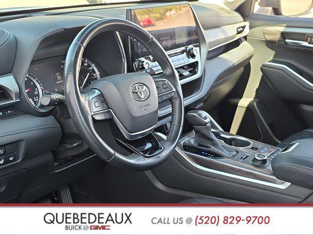 used 2020 Toyota Highlander car, priced at $31,492