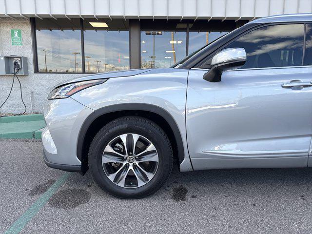 used 2020 Toyota Highlander car, priced at $26,992