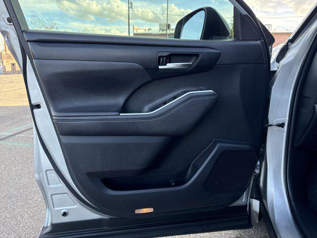 used 2020 Toyota Highlander car, priced at $26,992