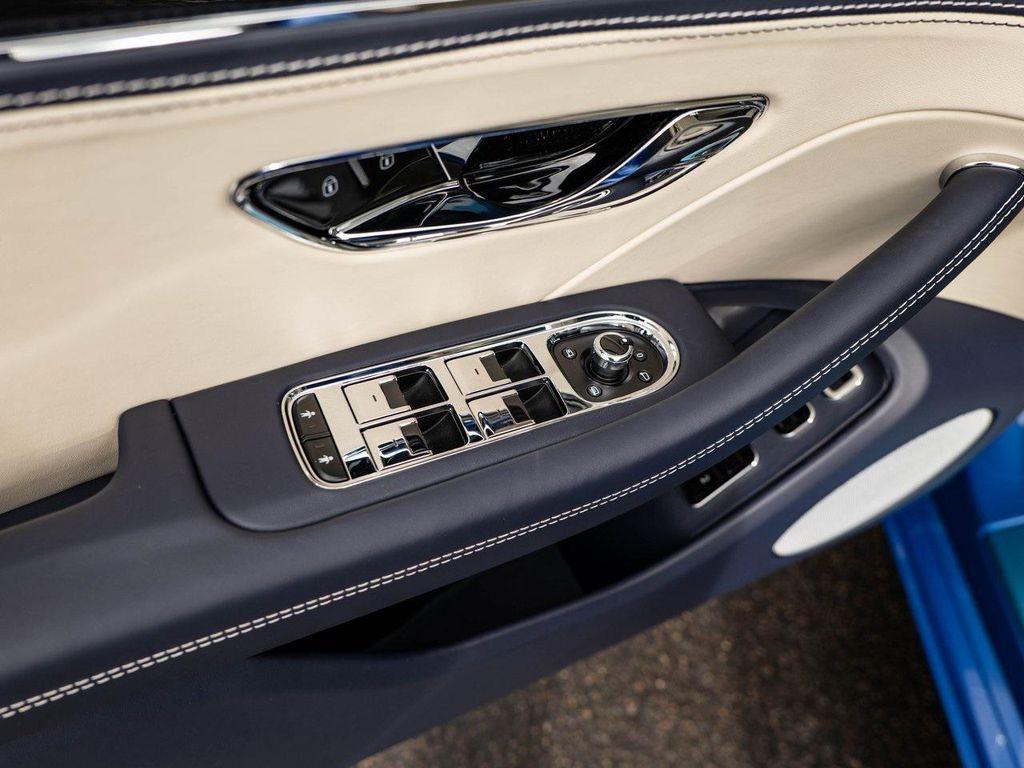 new 2026 Bentley Flying Spur car, priced at $310,370