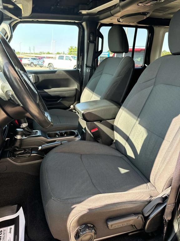 used 2022 Jeep Wrangler Unlimited car, priced at $37,844