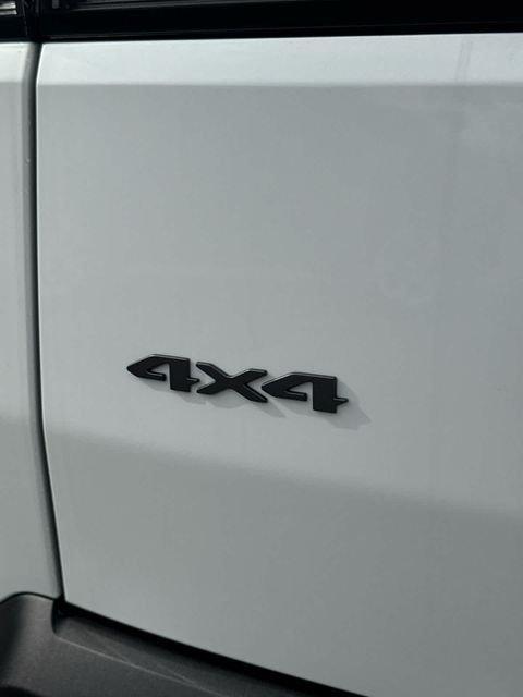 new 2026 Jeep Cherokee car, priced at $38,995