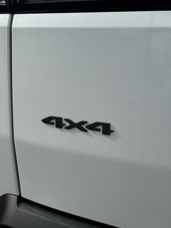 new 2026 Jeep Cherokee car, priced at $41,965