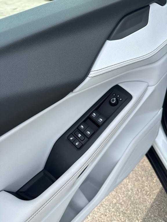 new 2026 Jeep Cherokee car, priced at $41,965