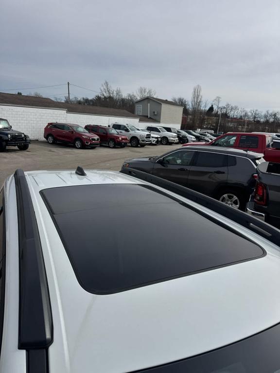 new 2026 Jeep Cherokee car, priced at $41,965