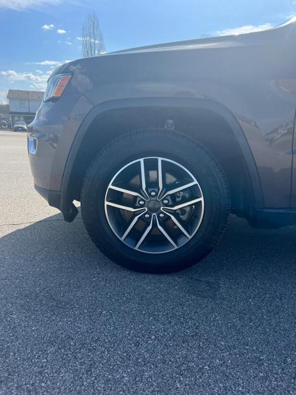 used 2021 Jeep Grand Cherokee car, priced at $23,884