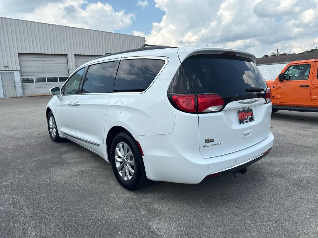 used 2017 Chrysler Pacifica car, priced at $15,887