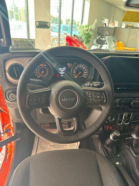 new 2025 Jeep Wrangler car, priced at $46,998