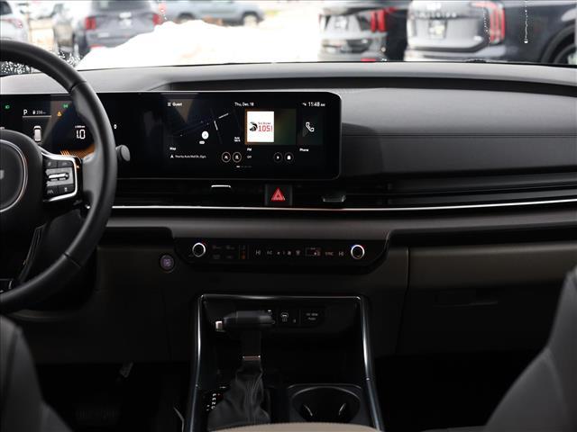 used 2025 Kia Carnival car, priced at $39,923