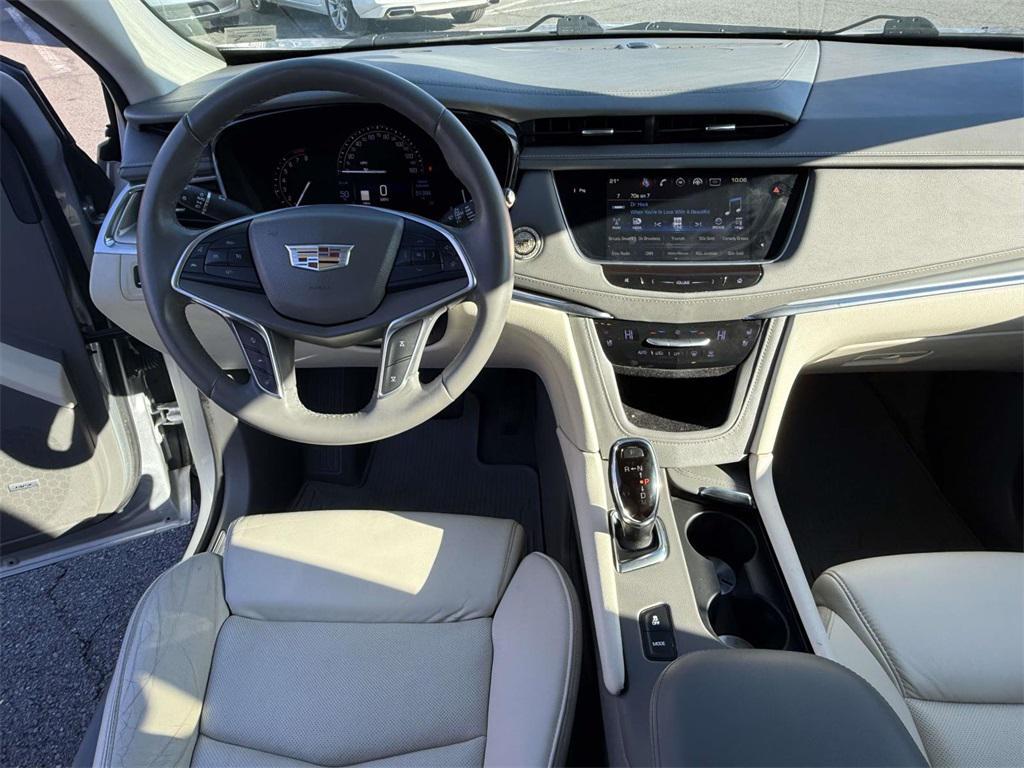 used 2017 Cadillac XT5 car, priced at $18,484
