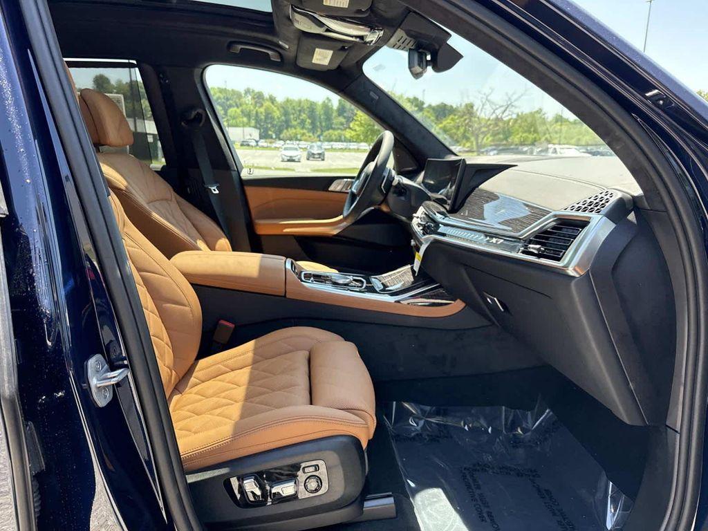 new 2026 BMW X7 car, priced at $102,598
