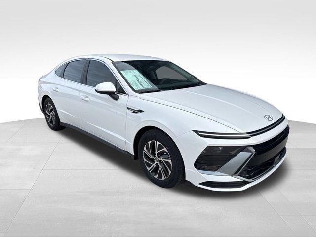 new 2026 Hyundai Sonata Hybrid car, priced at $28,215