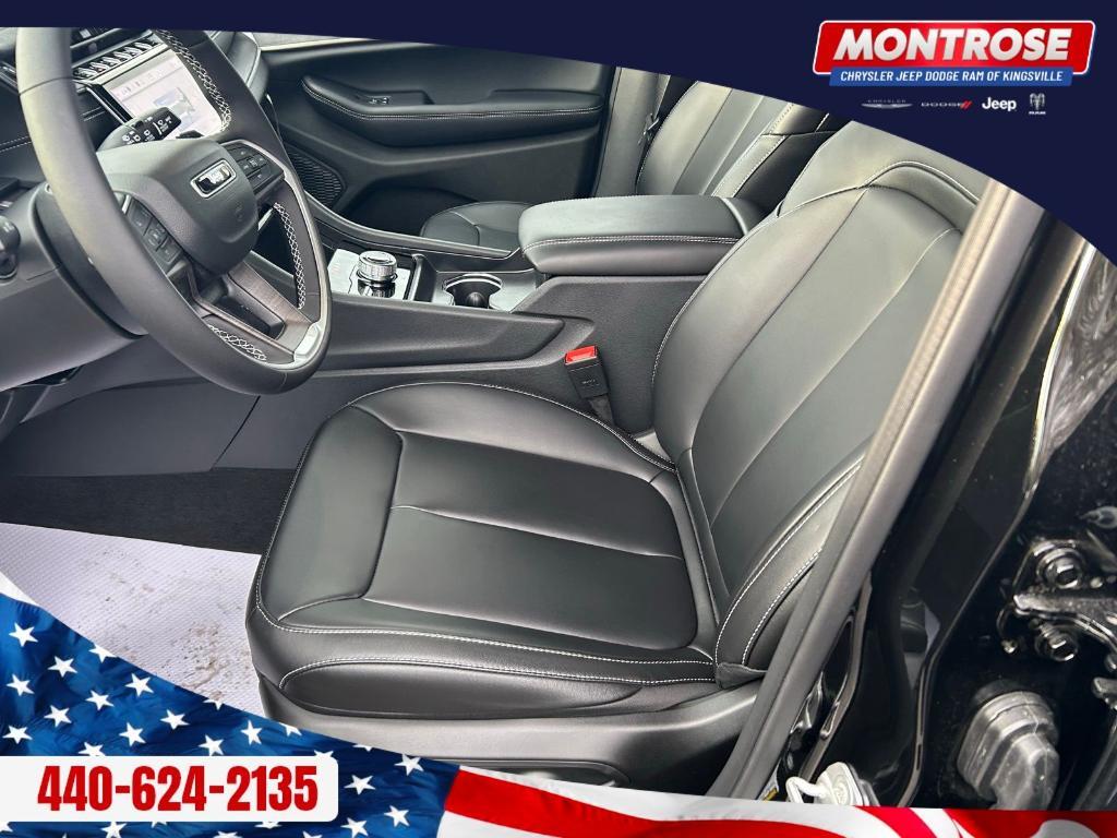 new 2025 Jeep Grand Cherokee car, priced at $39,998