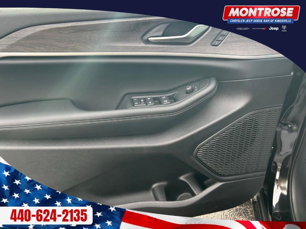 new 2025 Jeep Grand Cherokee car, priced at $39,998