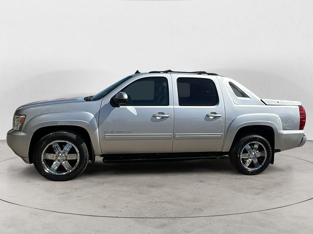 used 2010 Chevrolet Avalanche car, priced at $11,995