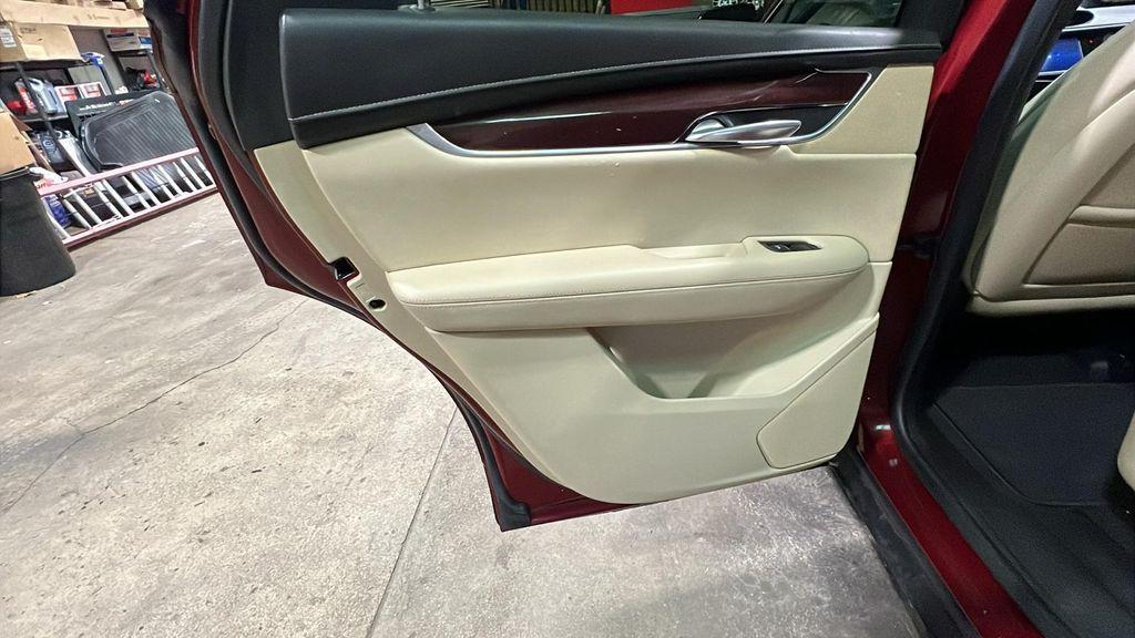 used 2018 Cadillac XT5 car, priced at $10,995