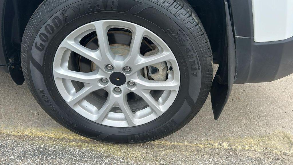 used 2018 Jeep Cherokee car, priced at $9,995