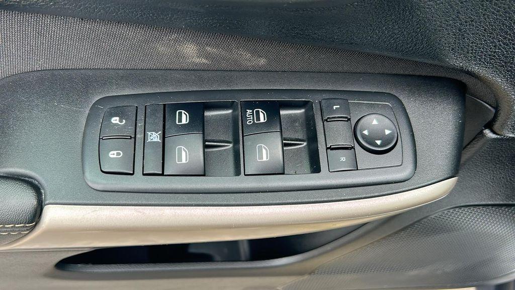 used 2018 Jeep Cherokee car, priced at $9,995