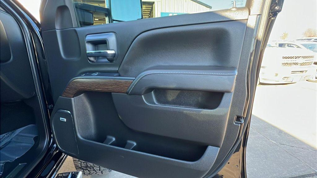 used 2018 GMC Sierra 2500 car, priced at $44,995