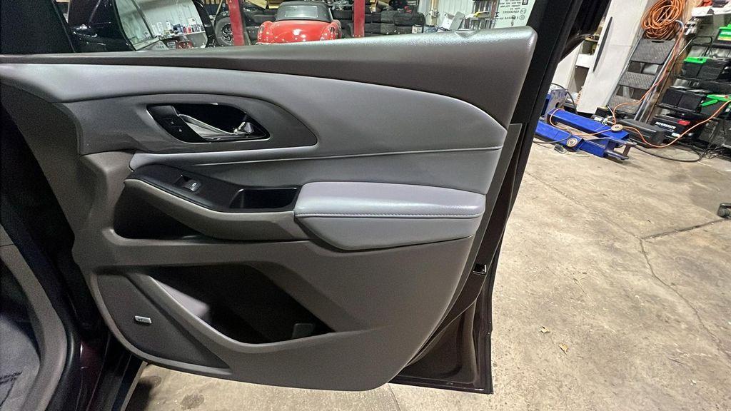 used 2018 Chevrolet Traverse car, priced at $17,995