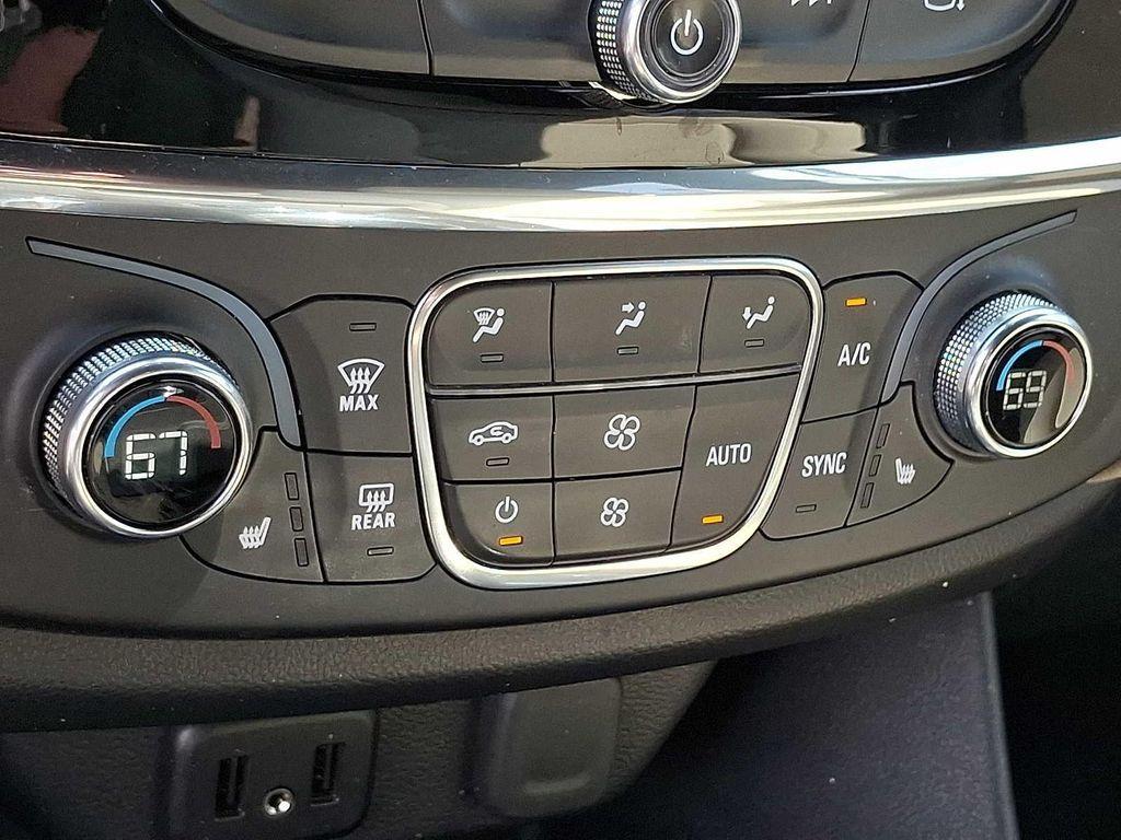 used 2023 Chevrolet Traverse car, priced at $28,800