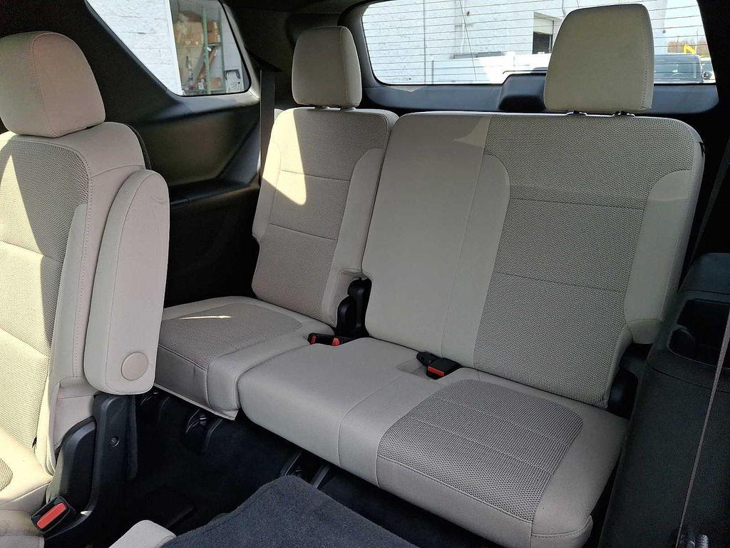 used 2023 Chevrolet Traverse car, priced at $28,800